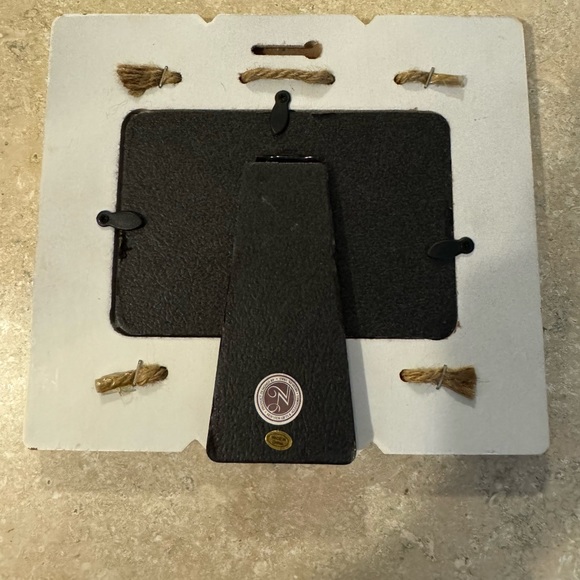 New View Gifts and Accessories white 4x6 picture frame - Picture 7 of 8